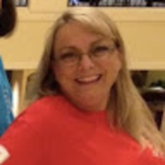 Meet your Posher, Stephani - Picture 1 of 1